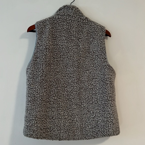 Thread and Supply Reversible Vest - Picture 5 of 8